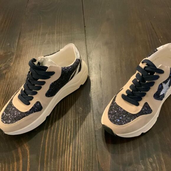 Oasis Shoes - Oasis Society California Sneakers size 6